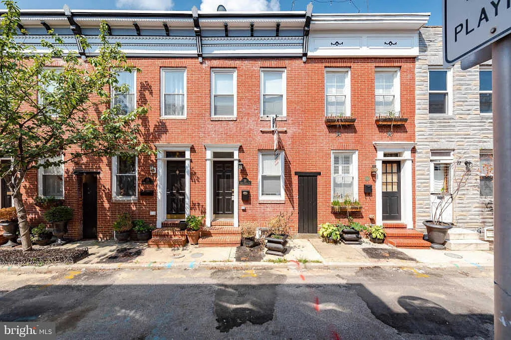 26 S Castle St photo 1