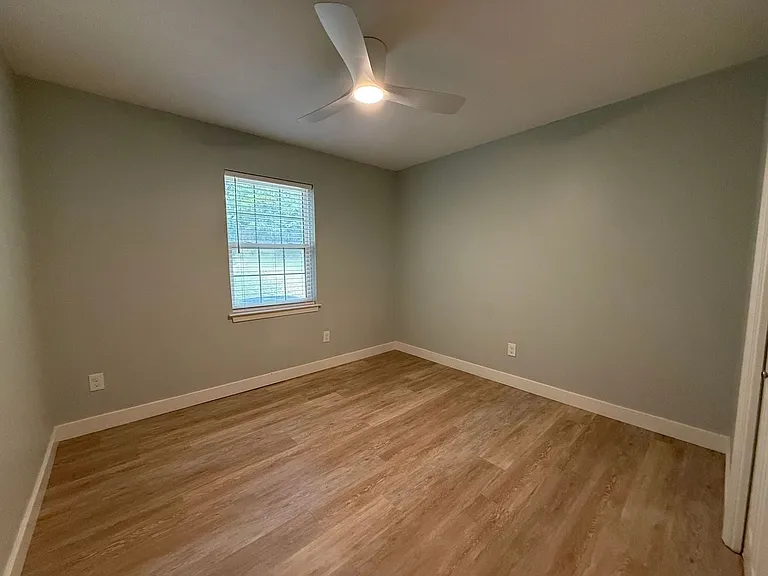 420 Dolphin St — Photo 16