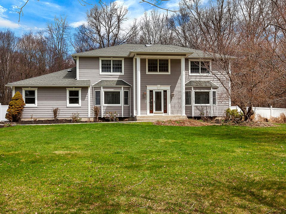 1st image of 17 Goldin Blvd