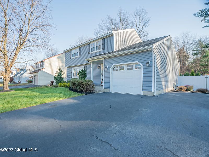 3rd image of 29 Hancock Drive