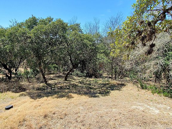 3rd image of 18911 Lookout Mountain Trl