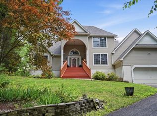 111 Millridge Dr, Milford, PA 18337