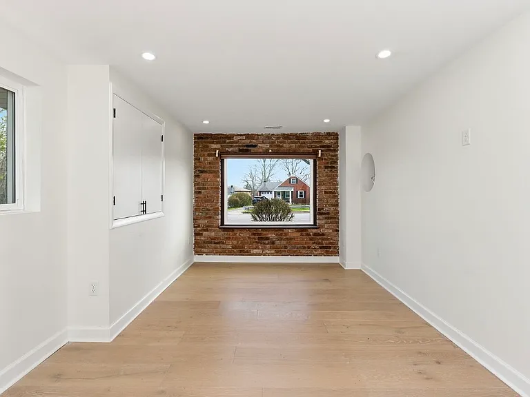 867 E Columbia Ave — Photo 6