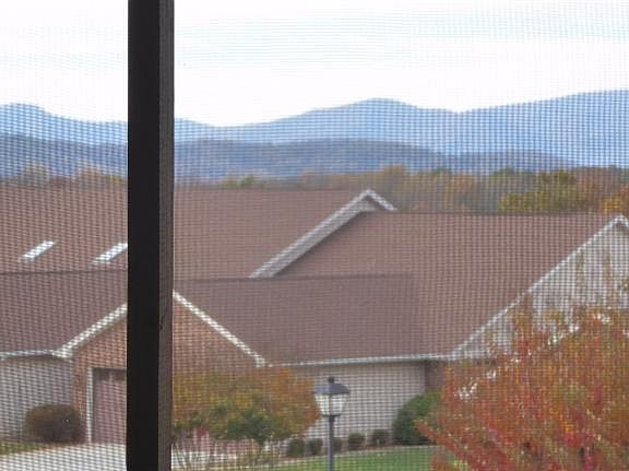 2nd image of 1480 Valley Vista Ln
