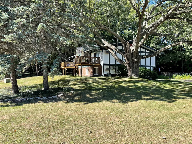 18295 Swiss Dr #3 — Photo 30
