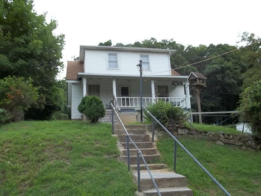 1st image of 1428 Deborah Ln