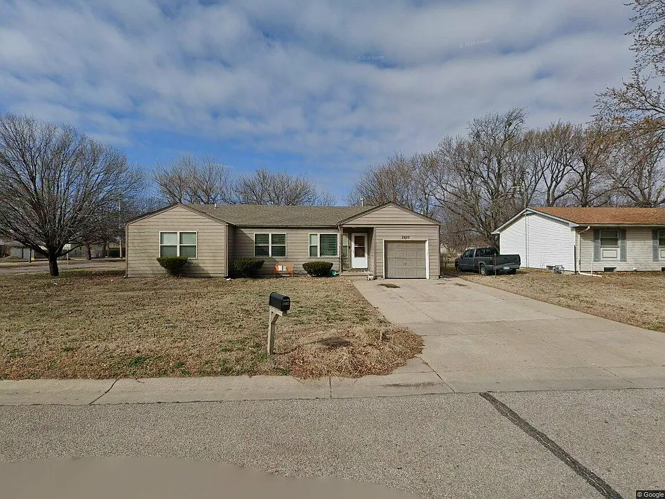 2603 N Bullinger Dr