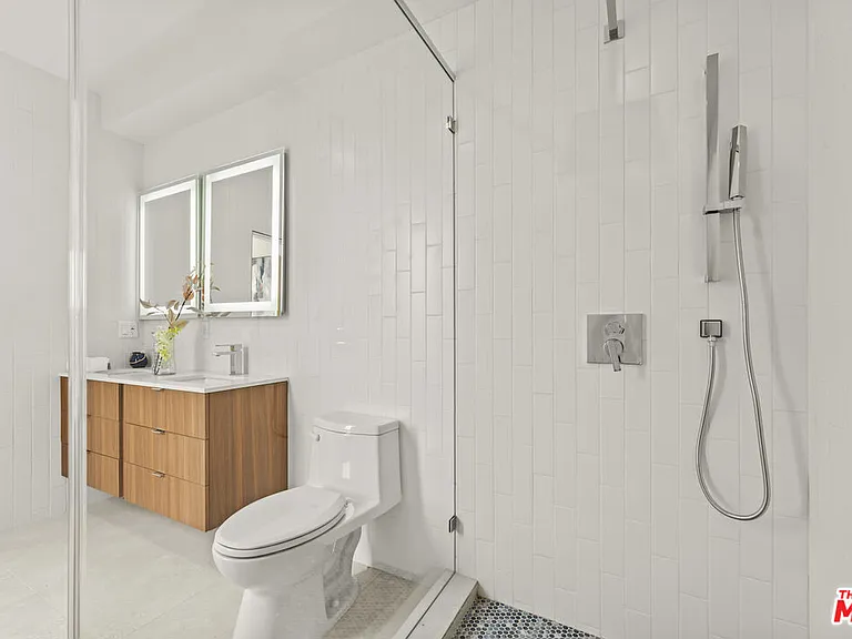 1221 N Detroit St #5 — Photo 14
