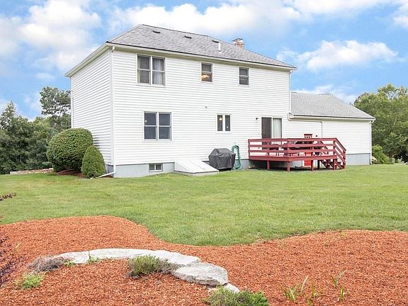 3rd image of 11 Erbeck Cir
