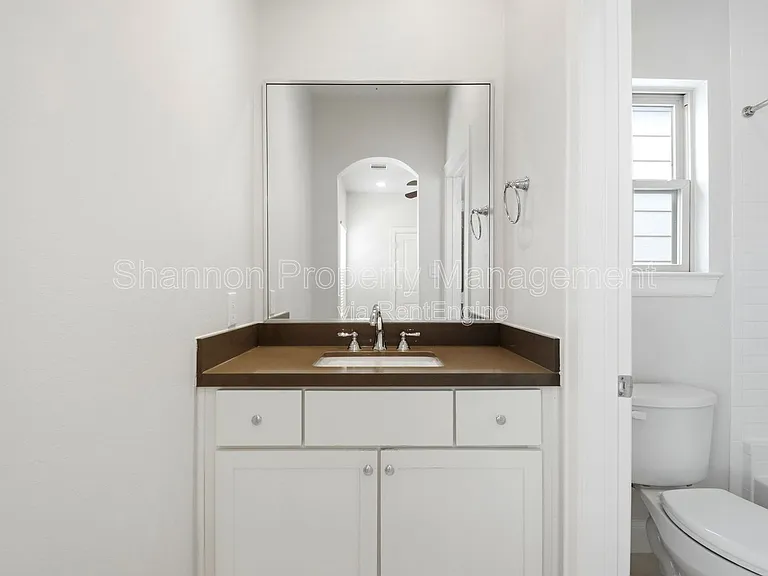 8239 Cambridge St — Photo 18