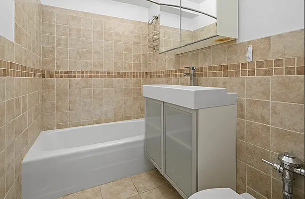 Sold by FIRST CENTURY REAL ESTATE GROUP CORP | media 22