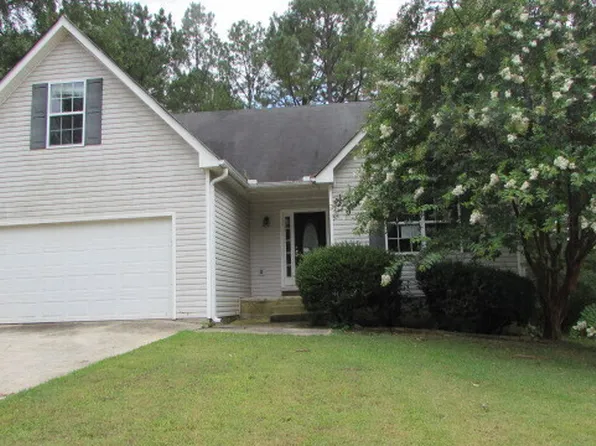 152 Calico Loop, Grantville, GA 30220