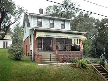 817 4th St photo 1