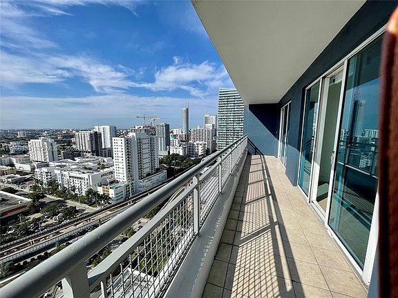 5th image of 60 SW 13th St APT 2101