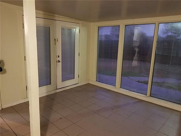 5th image of 2618 Peartree Ln