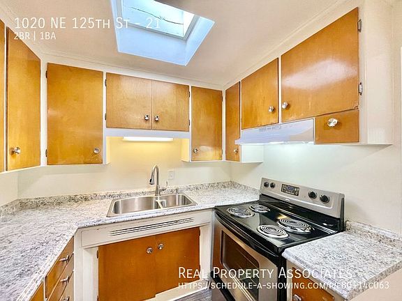 4th image of 1020 NE 125th St #21
