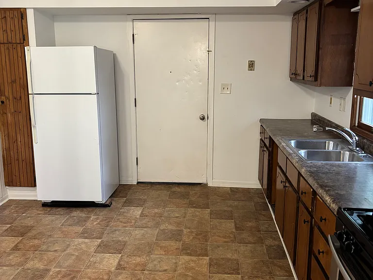 Kitchen and dining room space