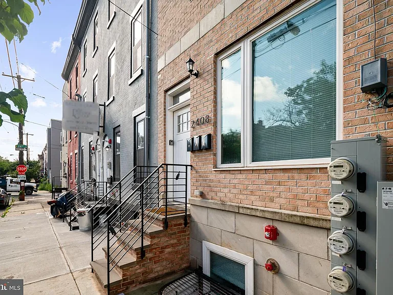 2408 W Thompson St #1 — Photo 1