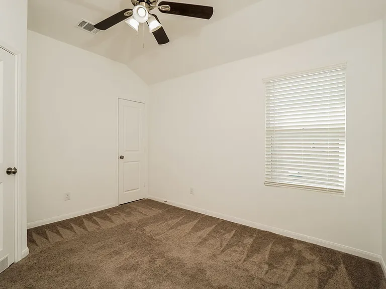 1217 White Willow — Photo 12