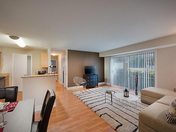 2nd image of 13940 Longwood Manor Ct APT 00301