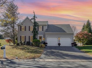 10 Fox Run Ter, Lititz, PA 17543