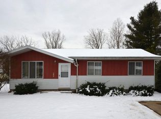 4740 Joan Ln, Pinckney, MI