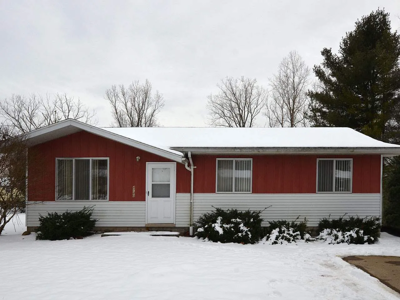 4740 Joan Ln photo 1