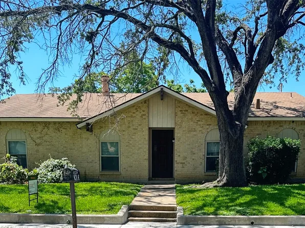 705 Edelweiss Dr, Grand Prairie, TX 75052