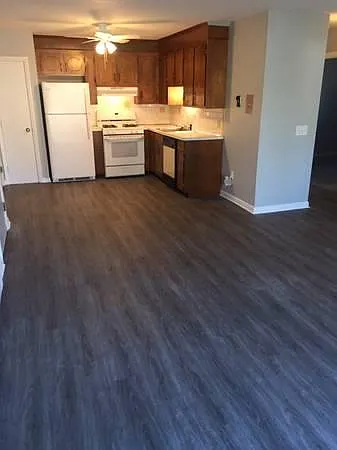 3 Cassidy Ln #6 — Photo 2