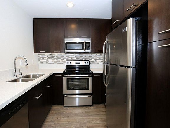 5th image of 9999 Rio San Diego Dr #193