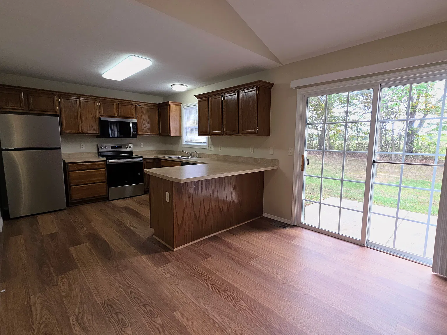 3 bed, 1479 sqft, $1,575 — Photo 3