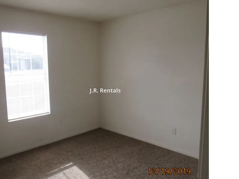 4607 Lloyd Dr — Photo 36
