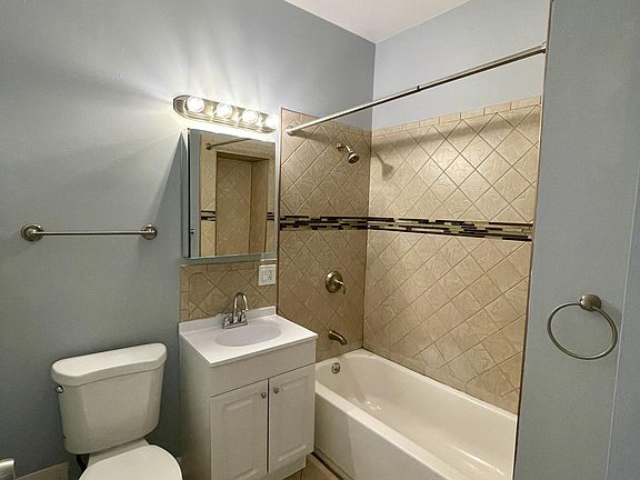 2nd image of 5941 N Broadway #2S
