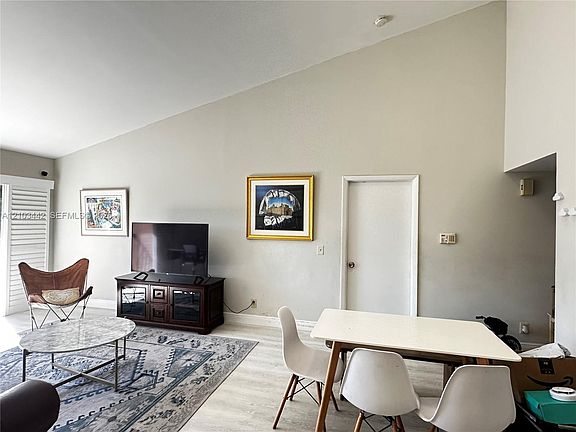 4th image of 8721 Wiles Rd APT 303