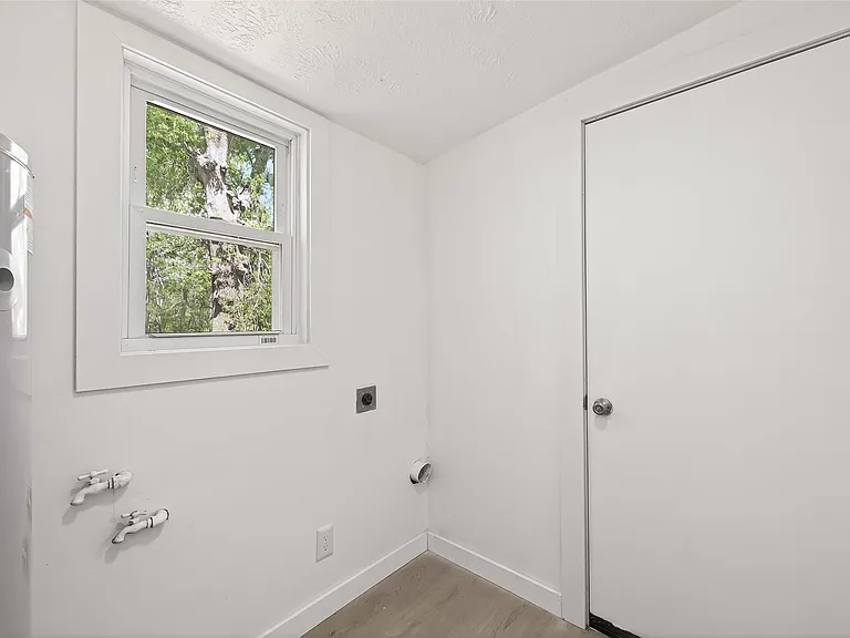815 Brooks Ave — Photo 44