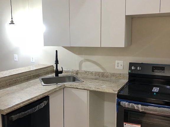 2nd image of 124 Trenton St #0