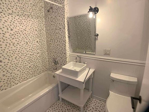 5th image of 178 Bainbridge St #408