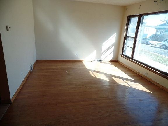 4th image of 3524 S 53rd Ct
