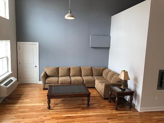 4th image of 140 Sussex Ave #101
