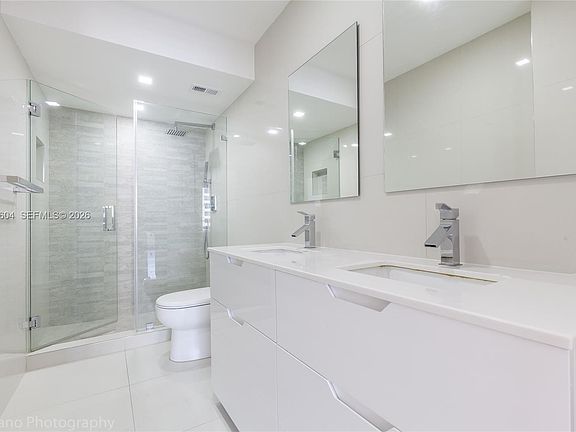 2nd image of 55559U Collins Ave #9U