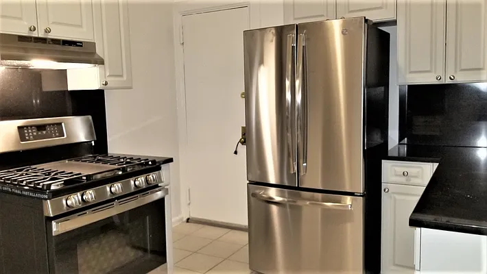 Rented by Buchbinder & Warren | media 26