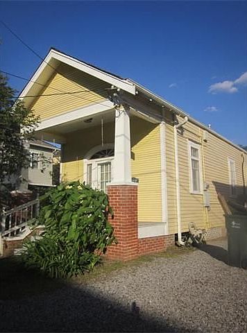 1st image of 1221 Dante St