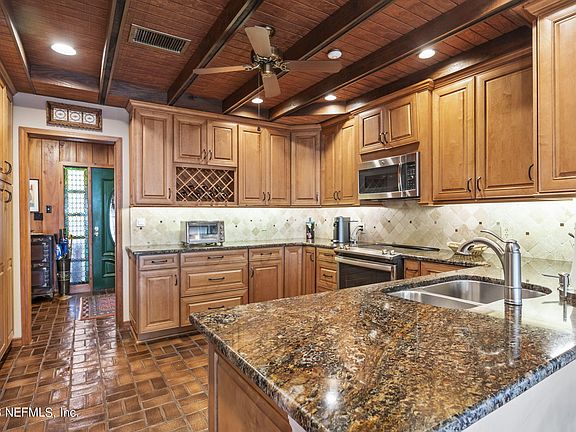 4th image of 2440 PLAINFIELD Avenue