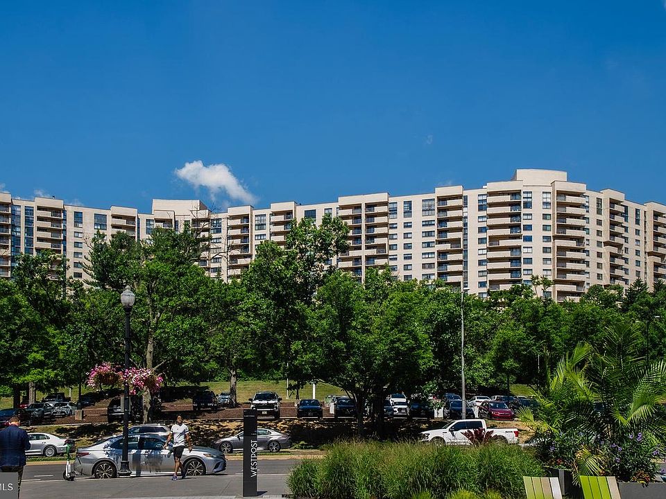 1st image of 1101 S Arlington Ridge Rd APT 1109