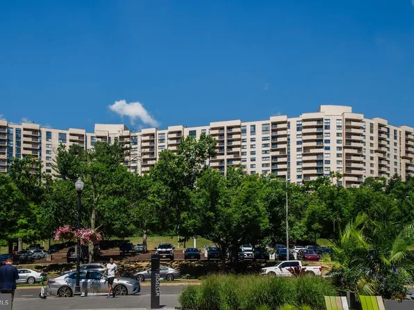 1101 S Arlington Ridge Rd APT 1109, Arlington, VA 22202
