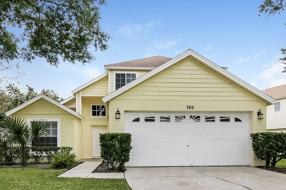 4 bed, 2.0 bath, 1942 sqft, $2,990 — Photo 1