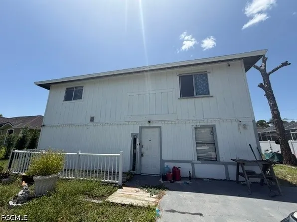 8096 Albatross Rd, Fort Myers, FL 33967