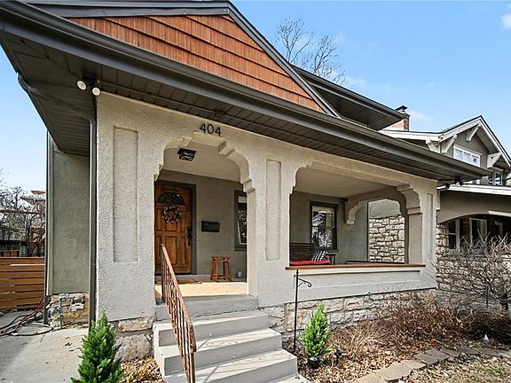 3rd image of 404 N Gladstone Blvd