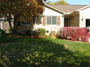 38530 Northfield Ave, Livonia, MI 48150