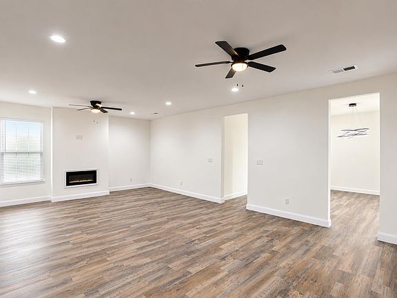 4th image of 1488 Lyndale Ave